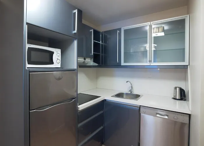 Апарт-отель Central City Apartments 3*