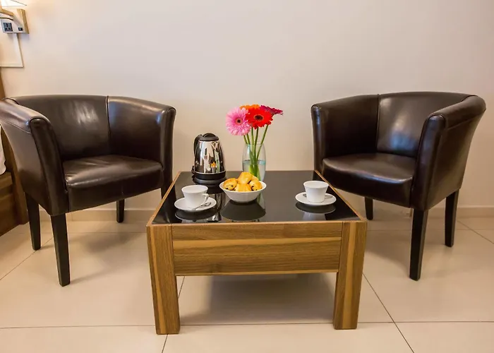 Апарт-отель Central City Apartments 3*