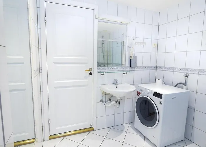 Central City Apartments 3*